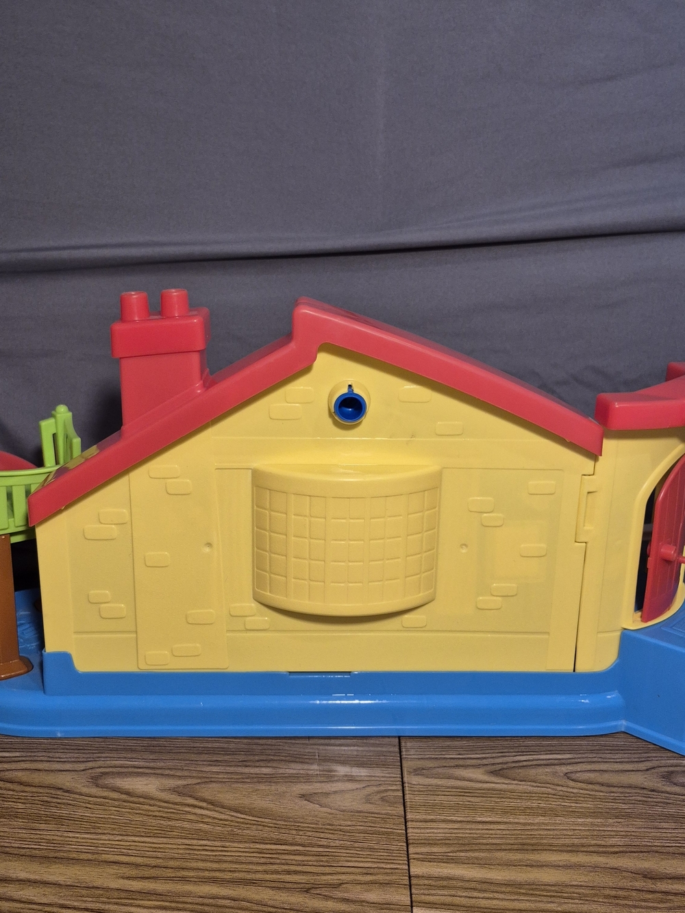 Fisher-Price Little People Musical School - Picture 7 of 9